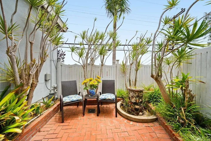 880 Tarento Drive, Point Loma, California 92106