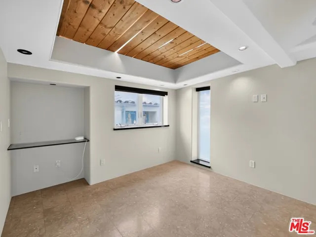 4015 Ocean Drive, Oxnard, California 93035