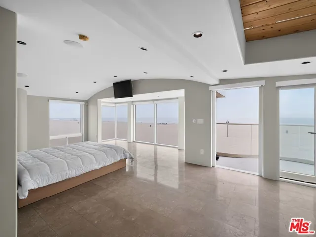 4015 Ocean Drive, Oxnard, California 93035