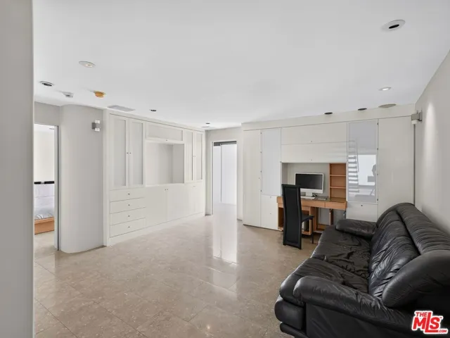 4015 Ocean Drive, Oxnard, California 93035