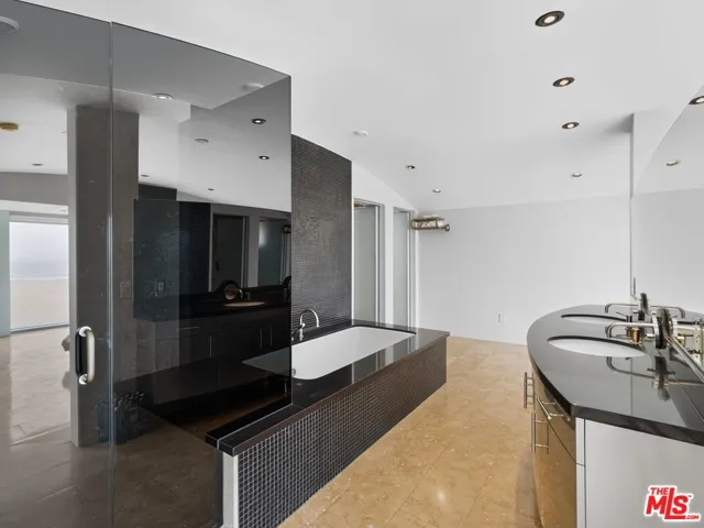 4015 Ocean Drive, Oxnard, California 93035
