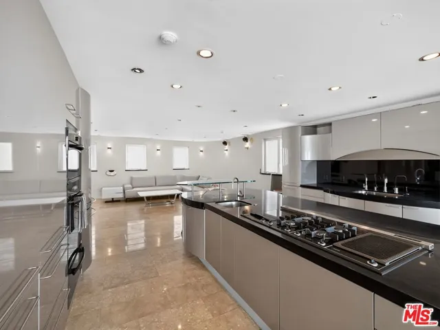 4015 Ocean Drive, Oxnard, California 93035