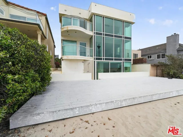 4015 Ocean Drive, Oxnard, California 93035