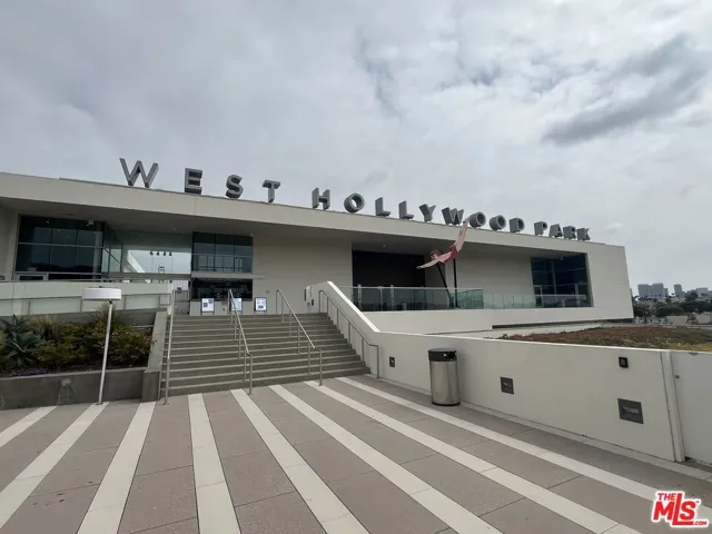 West Hollywood Park - 2 Blocks