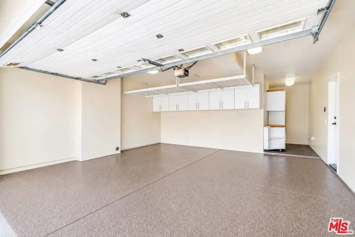 23963 De Ville Way, Malibu, California 90265