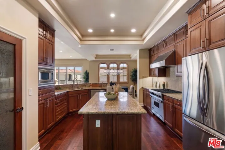 23963 De Ville Way, Malibu, California 90265