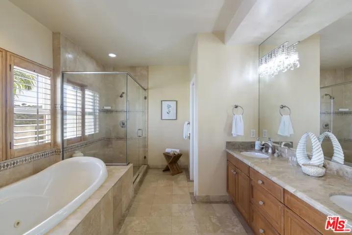 23963 De Ville Way, Malibu, California 90265