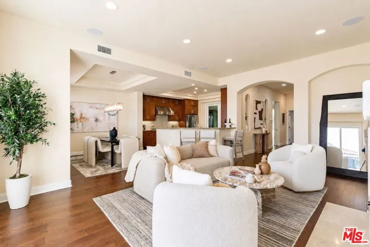 23963 De Ville Way, Malibu, California 90265
