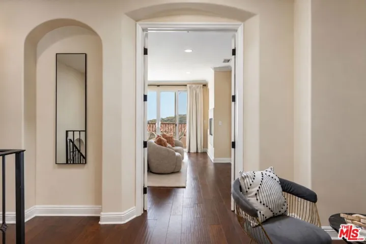 23963 De Ville Way, Malibu, California 90265