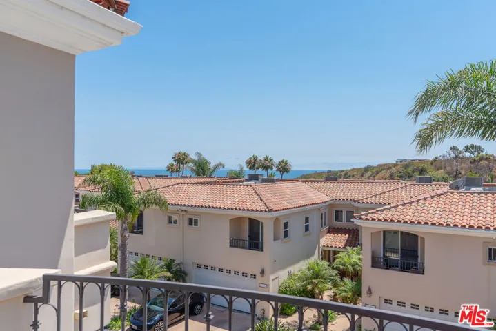 23963 De Ville Way, Malibu, California 90265