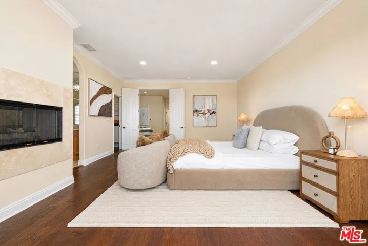 23963 De Ville Way, Malibu, California 90265