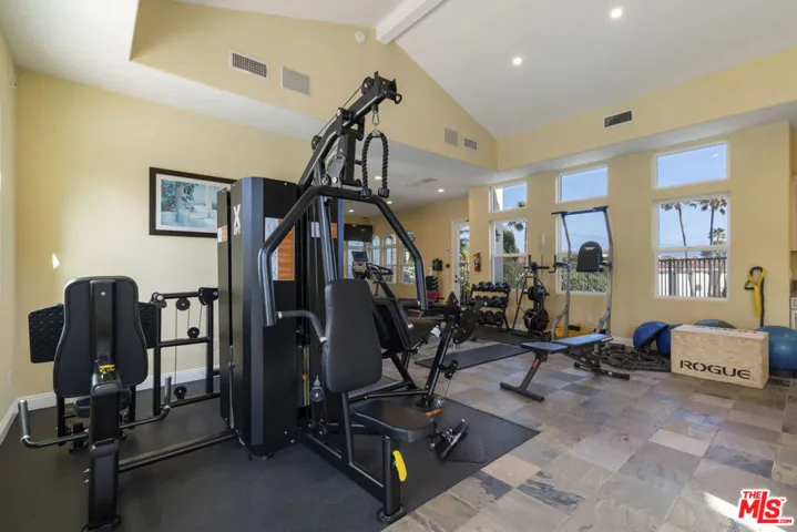 23963 De Ville Way, Malibu, California 90265