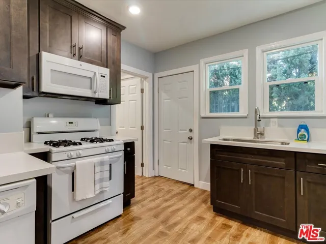 11472 Ventura B, Studio City, California 91604