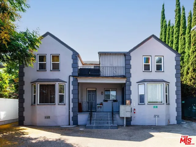 11472 Ventura B, Studio City, California 91604