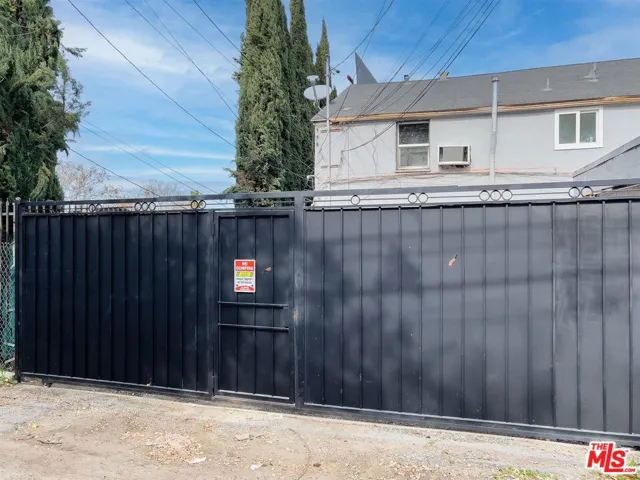 11472 Ventura B, Studio City, California 91604