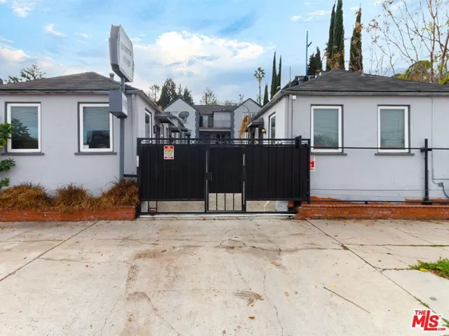 11472 Ventura B, Studio City, California 91604