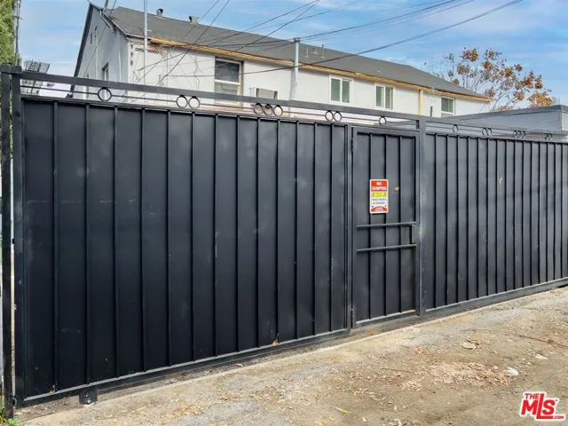 11472 Ventura B, Studio City, California 91604