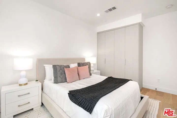 4326 Serene Place 4, Studio City, California 91604