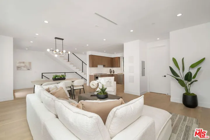 4326 Serene Place 4, Studio City, California 91604