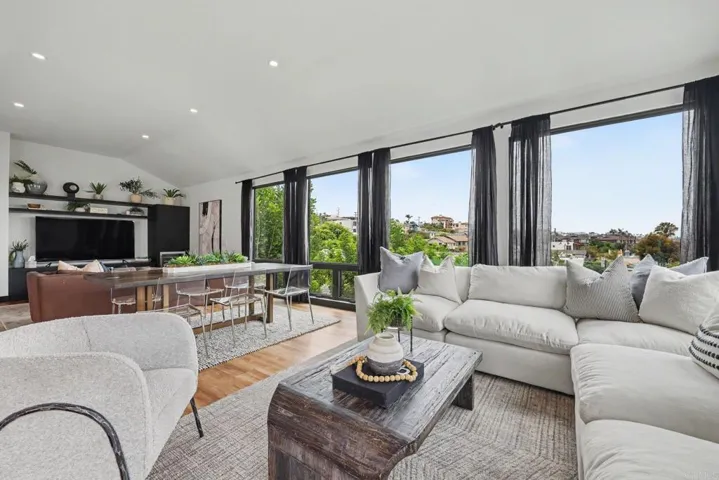 1891 Titus Street, San Diego, California 92110