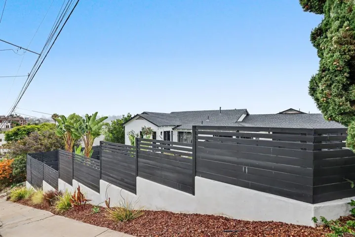 1891 Titus Street, San Diego, California 92110