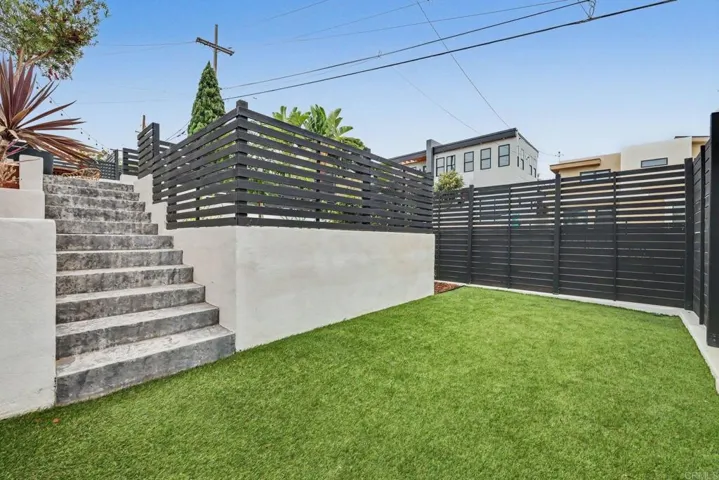 1891 Titus Street, San Diego, California 92110