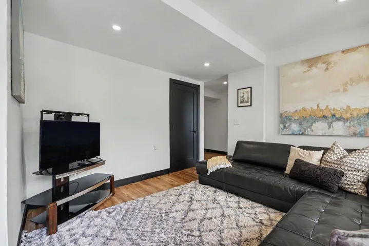 1891 Titus Street, San Diego, California 92110