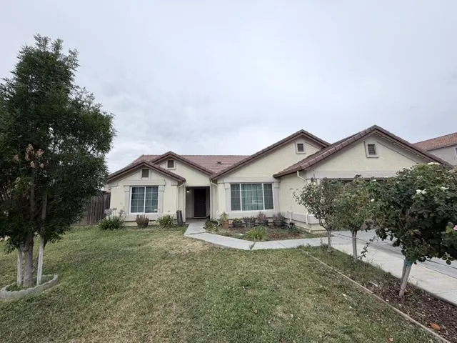 243 Sunburst Street, Los Banos, California 93635