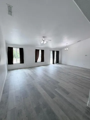 243 Sunburst Street, Los Banos, California 93635
