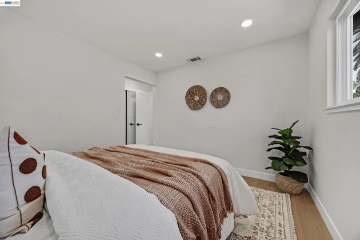 Downstairs Guest Ensuite