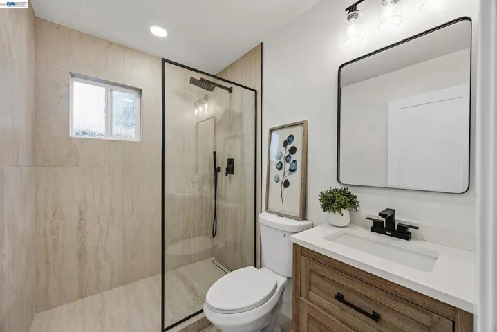 Downstairs Bathroom to Guestroom