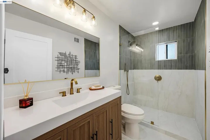 Primary Bathroom Upstairs