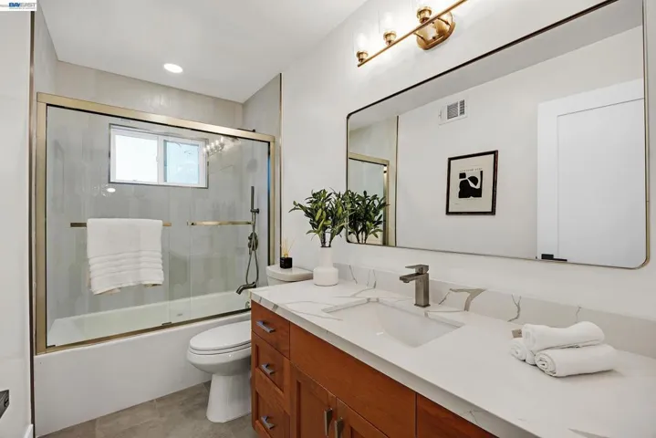 Upstairs Bathroom