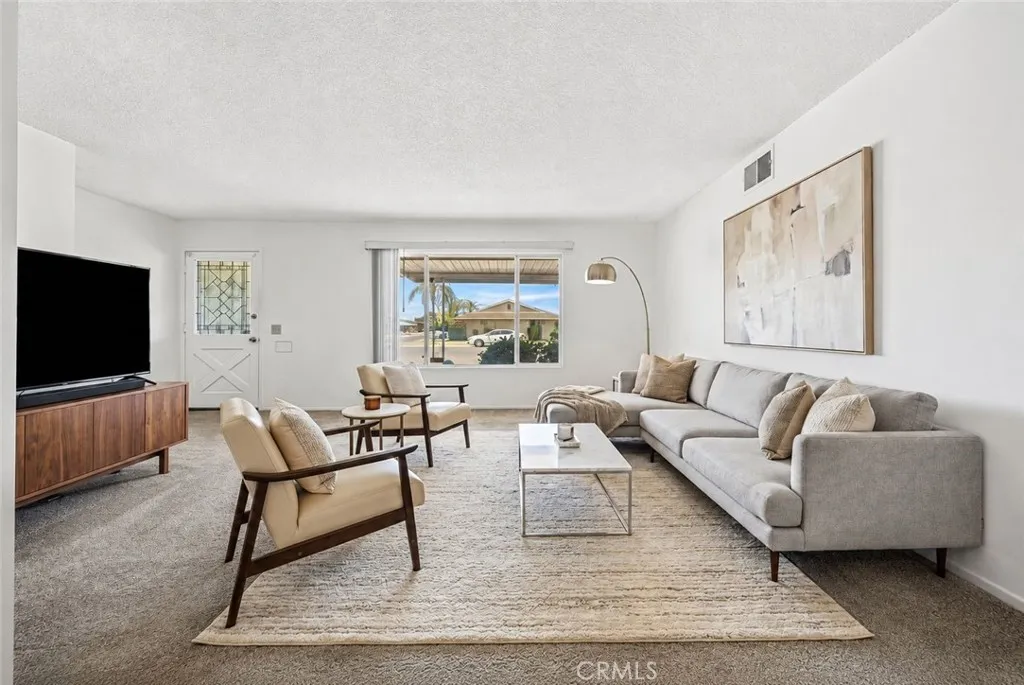 450 Panorama, Hemet, California 92543 — photo 4