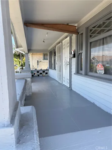 Spacious Porch