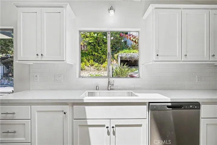 15029 Encanto Drive, Sherman Oaks, California 91403