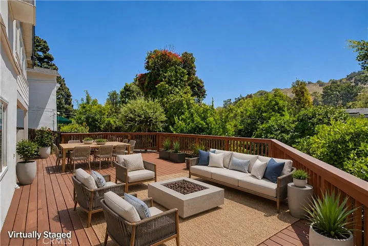15029 Encanto Drive, Sherman Oaks, California 91403