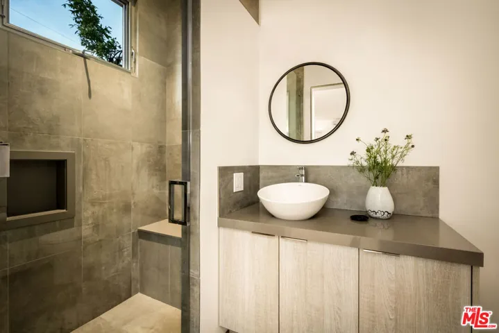 1347 Palms Boulevard, Venice, California 90291