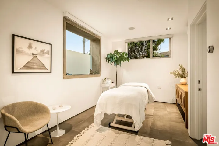 1347 Palms Boulevard, Venice, California 90291