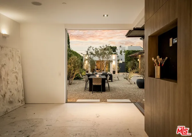 1347 Palms Boulevard, Venice, California 90291