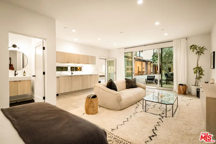 1347 Palms Boulevard, Venice, California 90291