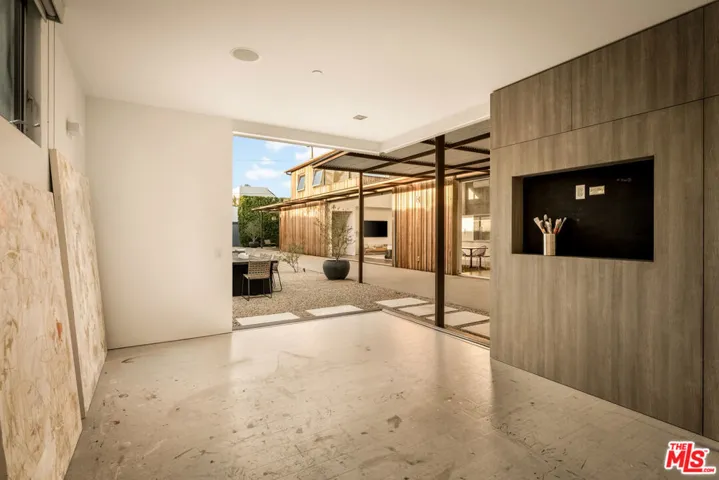 1347 Palms Boulevard, Venice, California 90291