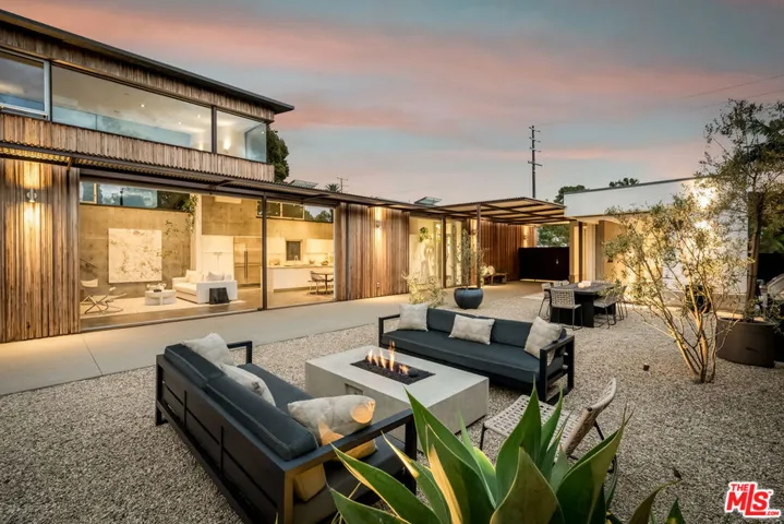 1347 Palms Boulevard, Venice, California 90291