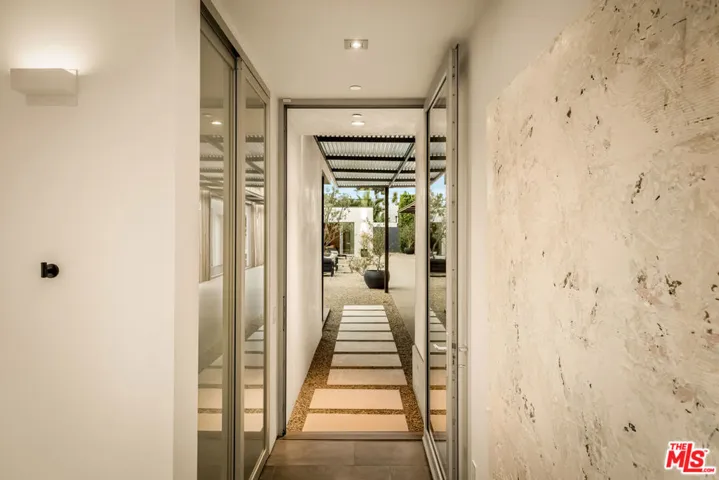 1347 Palms Boulevard, Venice, California 90291