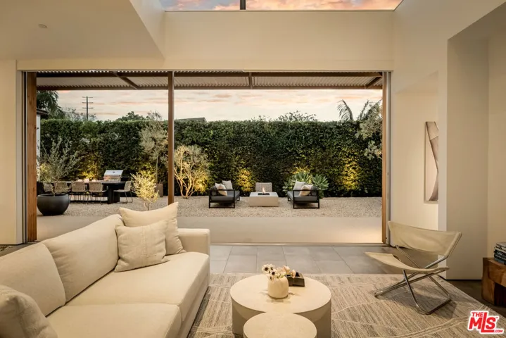 1347 Palms Boulevard, Venice, California 90291