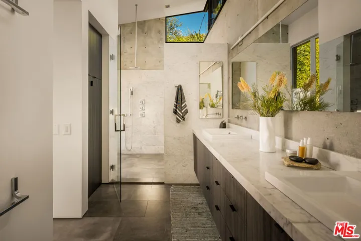 1347 Palms Boulevard, Venice, California 90291