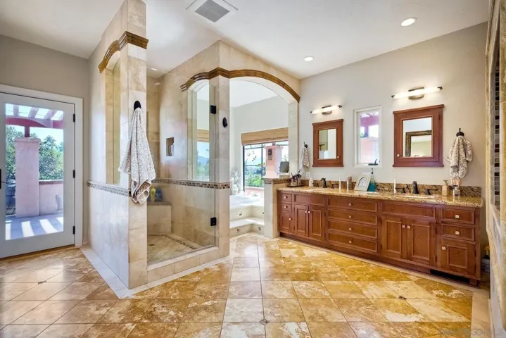 Primary Bath/Spa