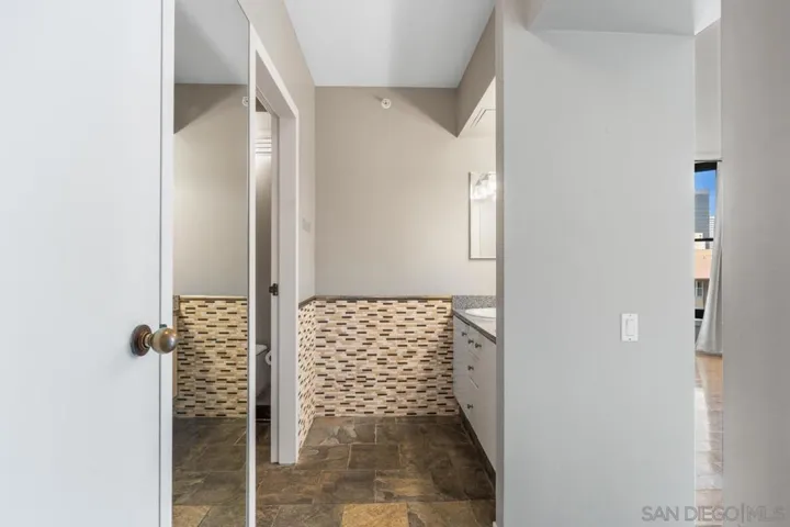 500 W Harbor Dr. 714, San Diego, California 92101
