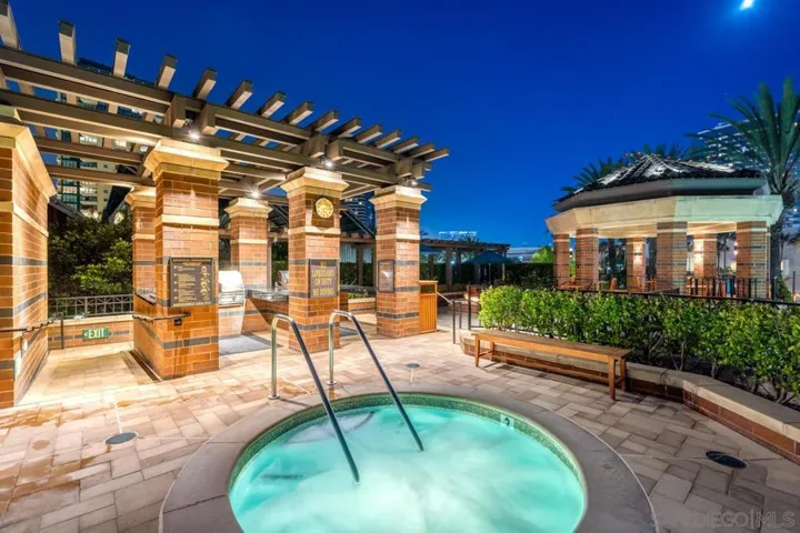 500 W Harbor Dr. 714, San Diego, California 92101