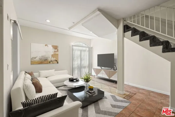 1201 Viola Avenue 104, Glendale, California 91202